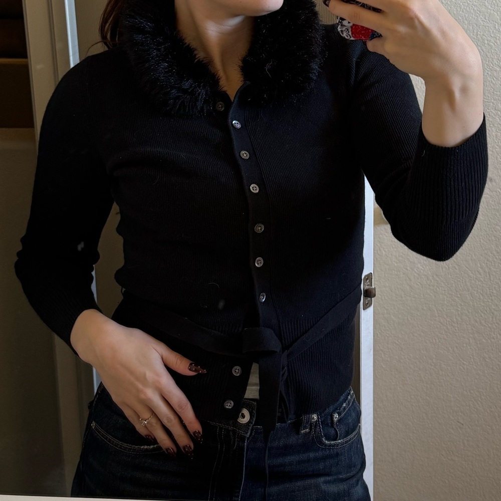 Y2K Banana Republic Belted Cardigan with Fur Collar Size XS‎ in Black